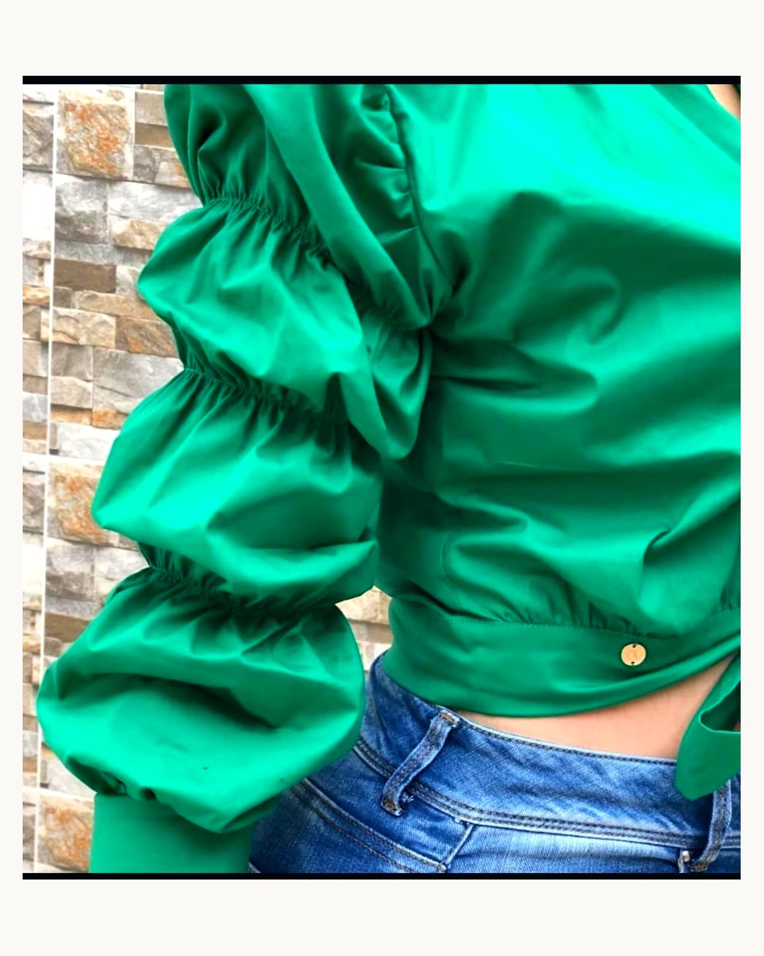 Blusa Camisera Verde Esmeralda con Mangas Fruncidas & Lazada