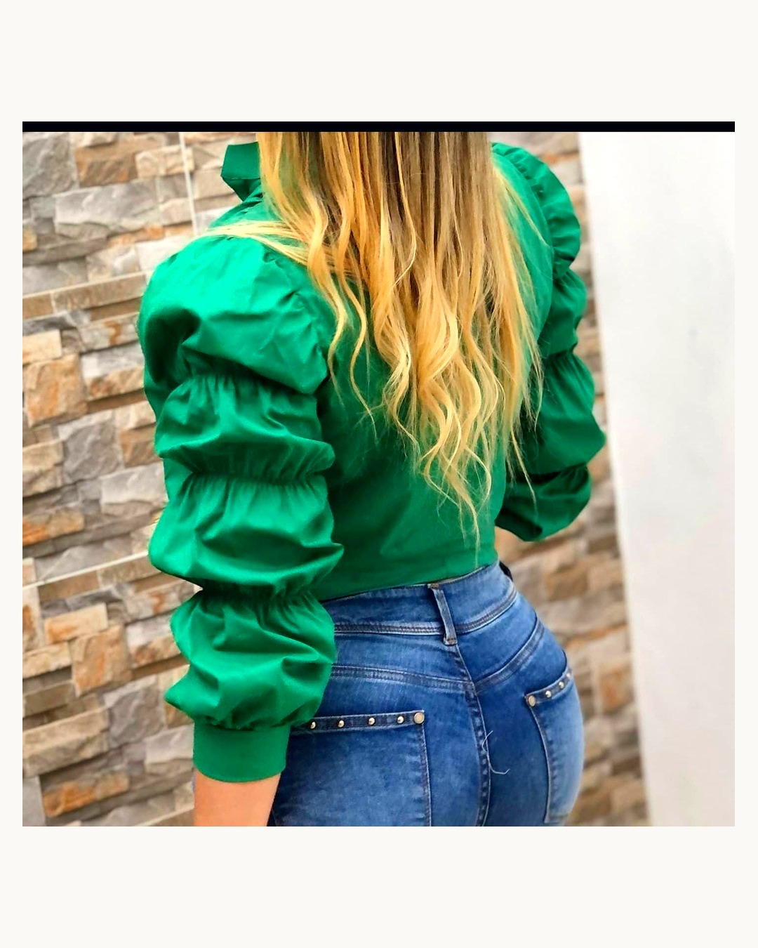 Blusa Camisera Verde Esmeralda con Mangas Fruncidas & Lazada vista alternada